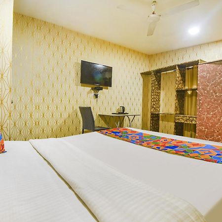 Fabhotel Rj 18 Beach Resort - Nr Baga Beach Eksteriør billede