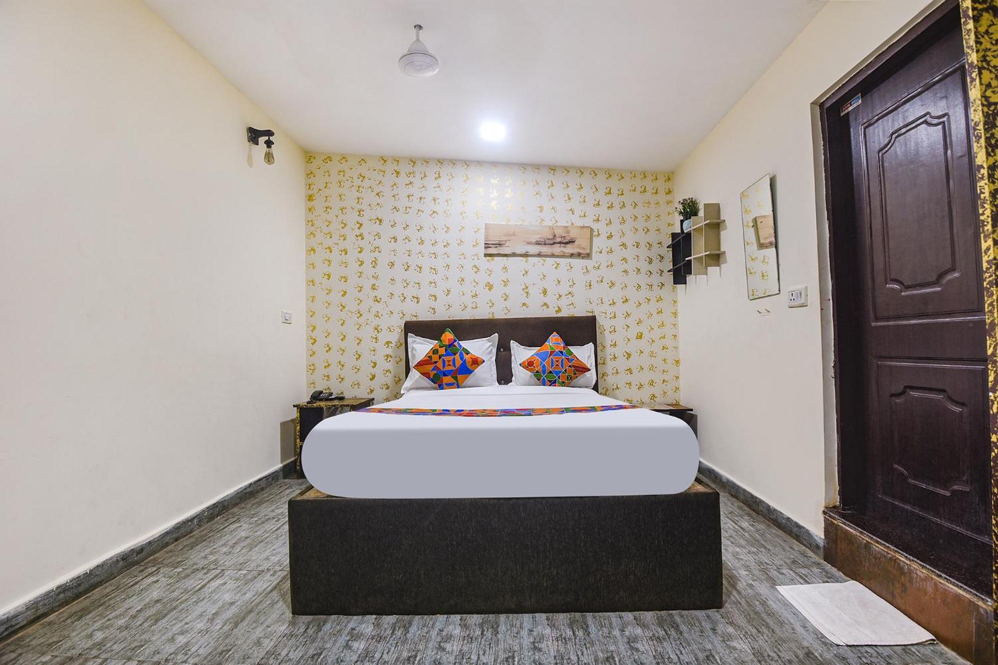 Fabhotel Rj 18 Beach Resort - Nr Baga Beach Eksteriør billede