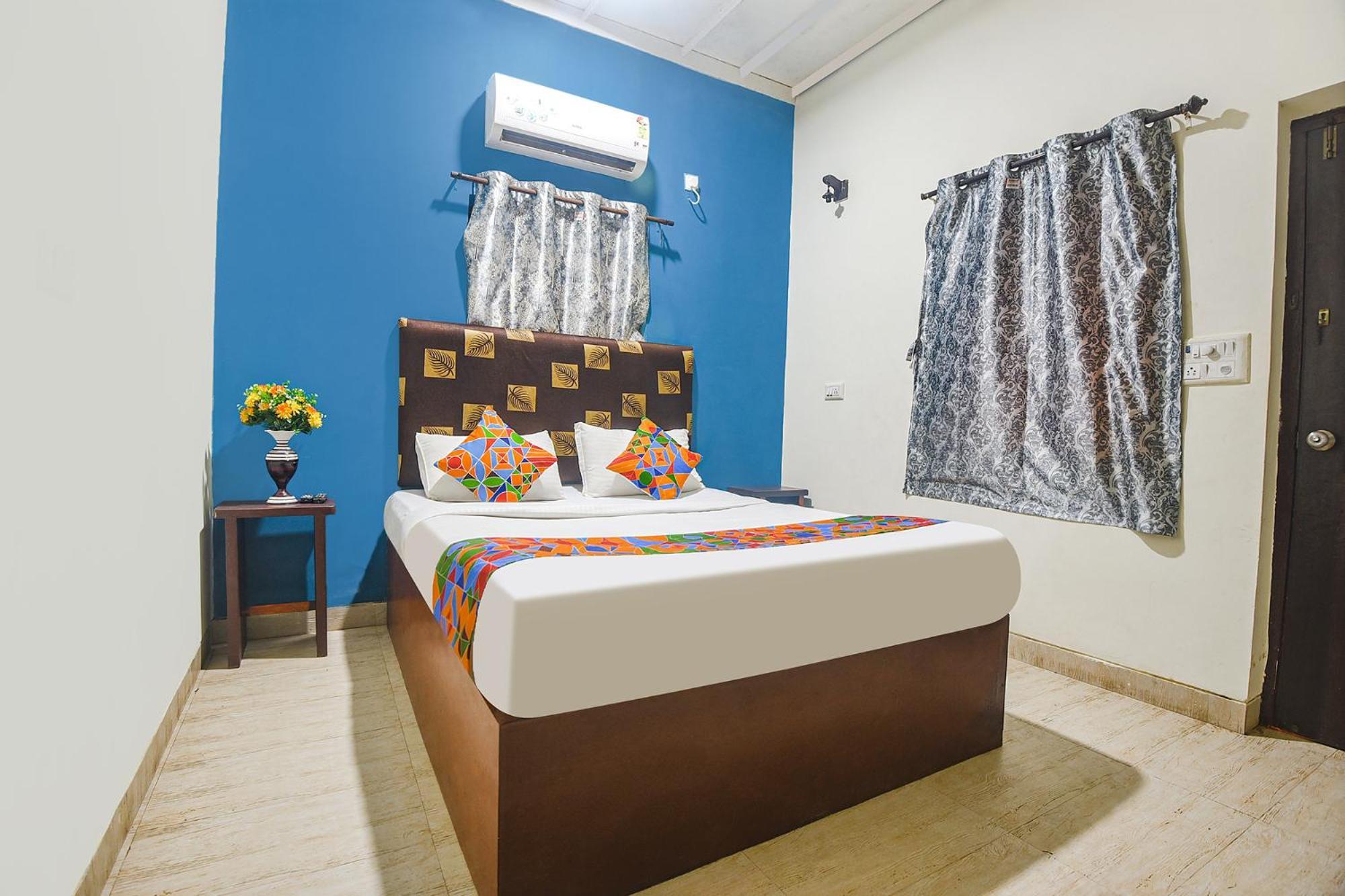 Fabhotel Rj 18 Beach Resort - Nr Baga Beach Eksteriør billede