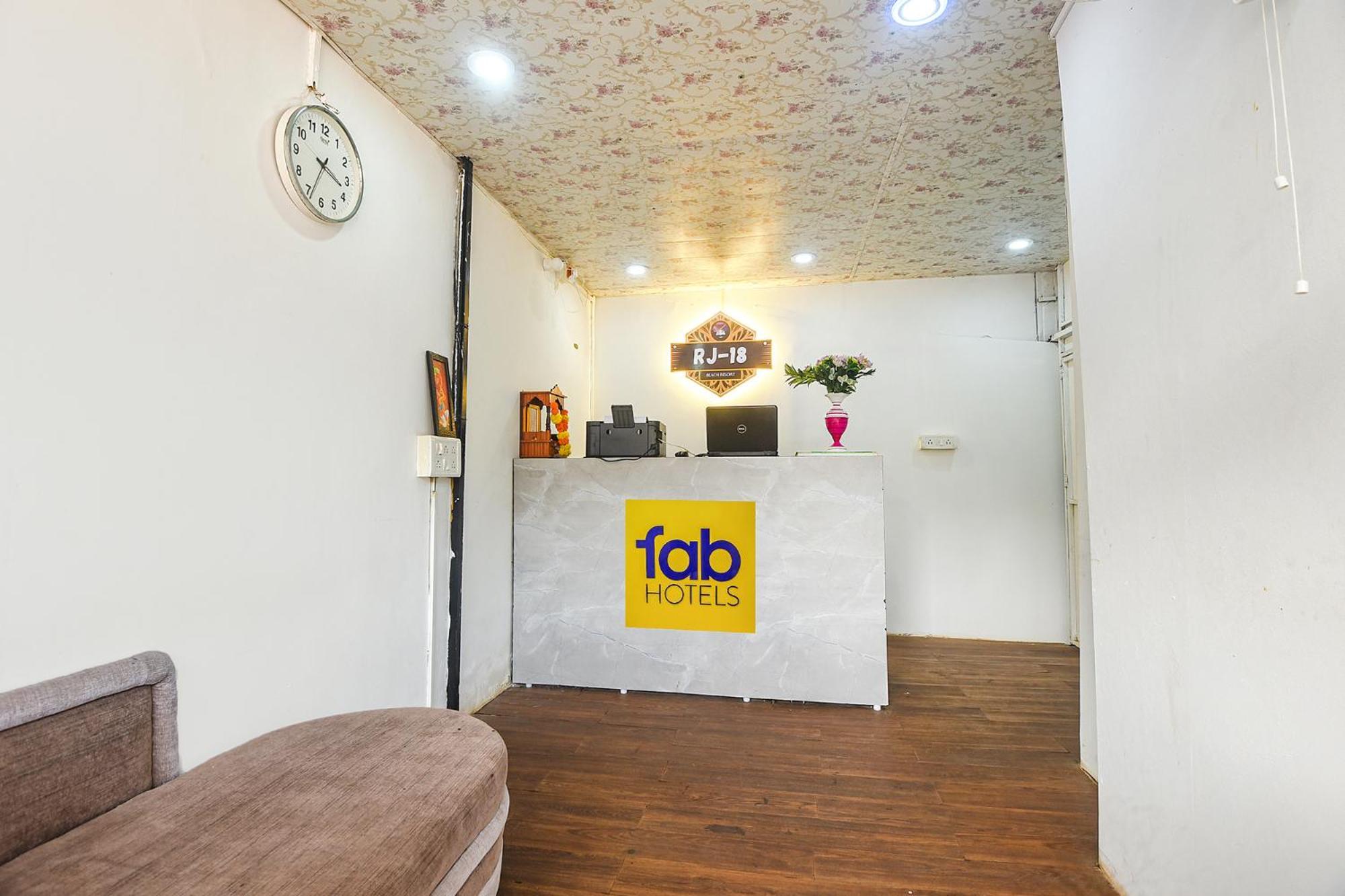 Fabhotel Rj 18 Beach Resort - Nr Baga Beach Eksteriør billede