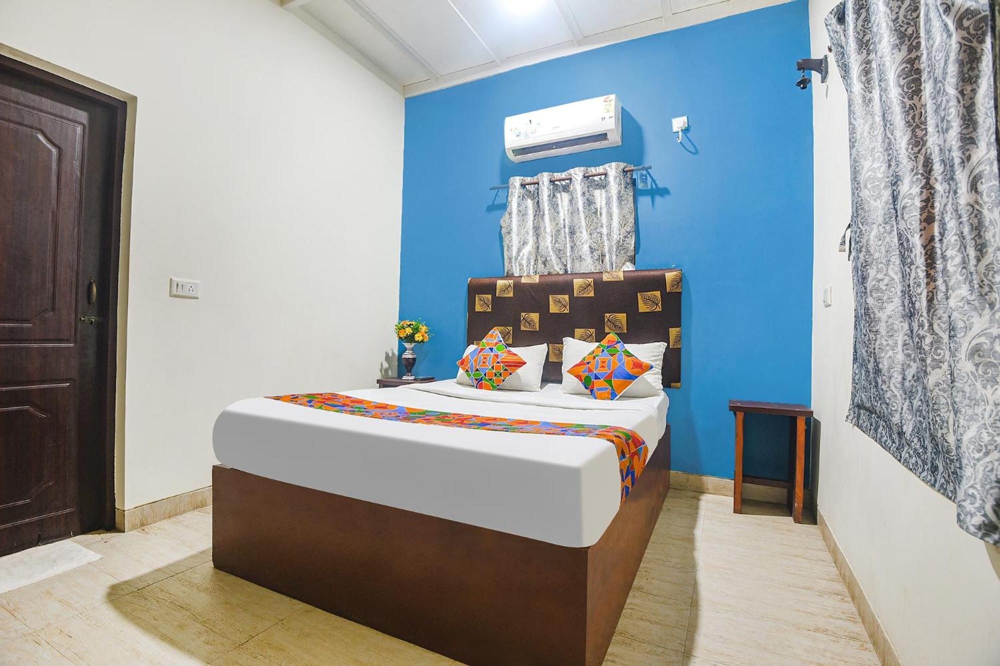 Fabhotel Rj 18 Beach Resort - Nr Baga Beach Eksteriør billede