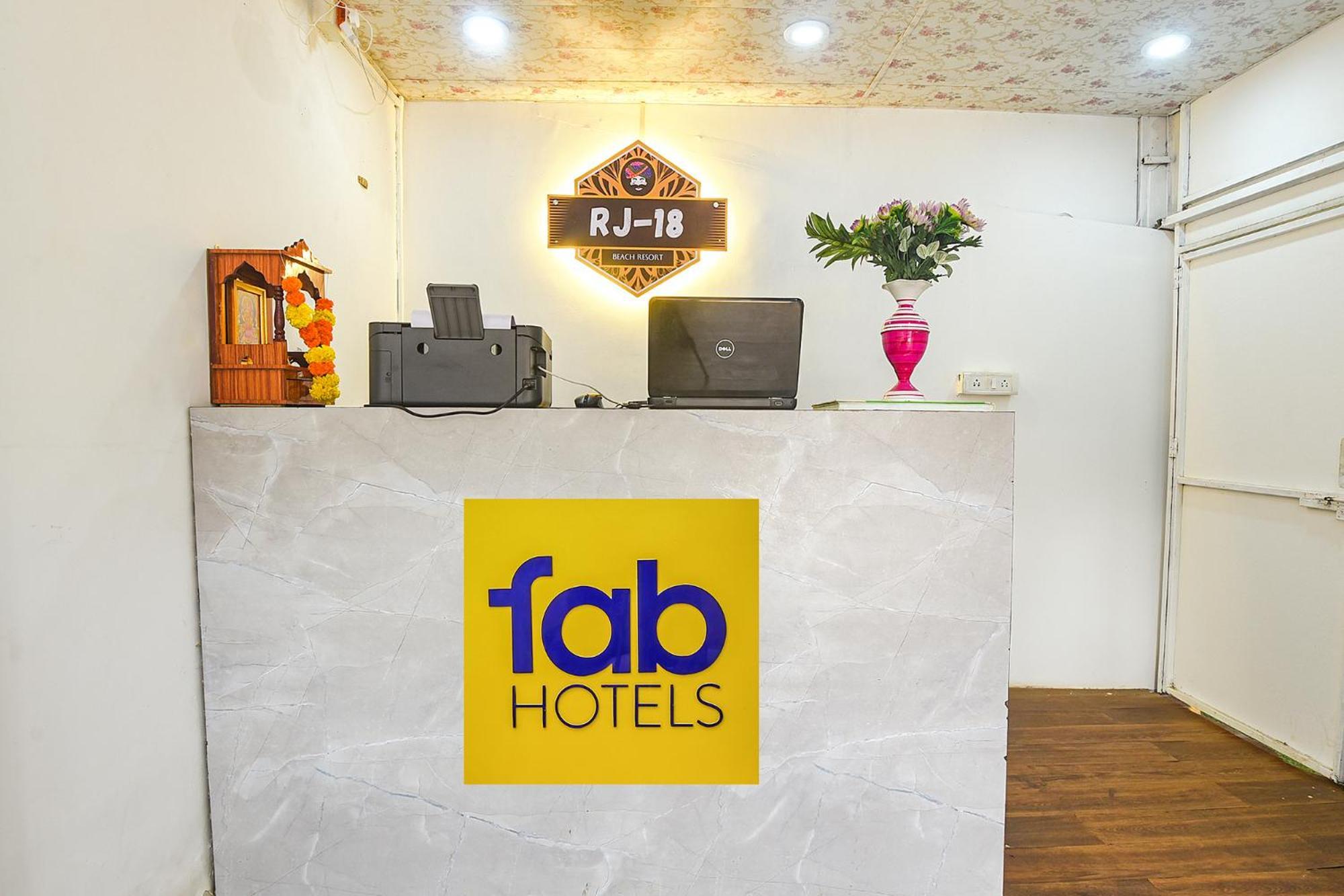 Fabhotel Rj 18 Beach Resort - Nr Baga Beach Eksteriør billede
