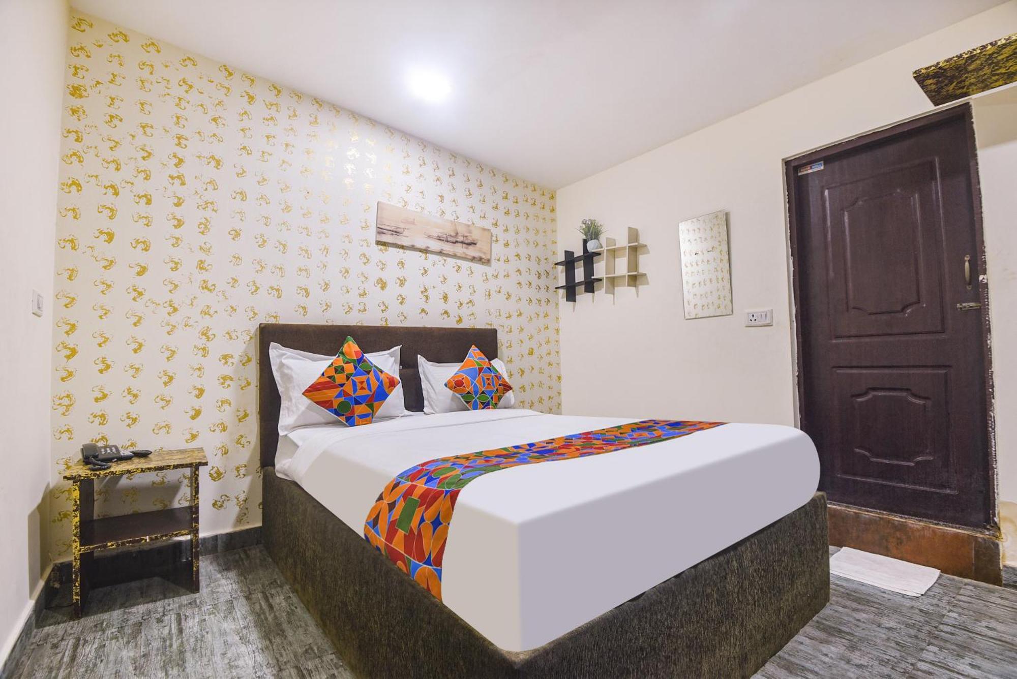 Fabhotel Rj 18 Beach Resort - Nr Baga Beach Eksteriør billede